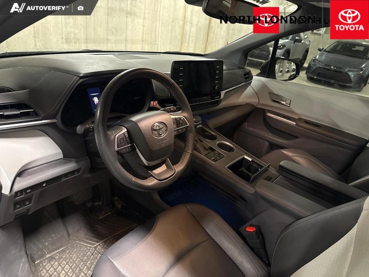 2024 Toyota Sienna  Photo
