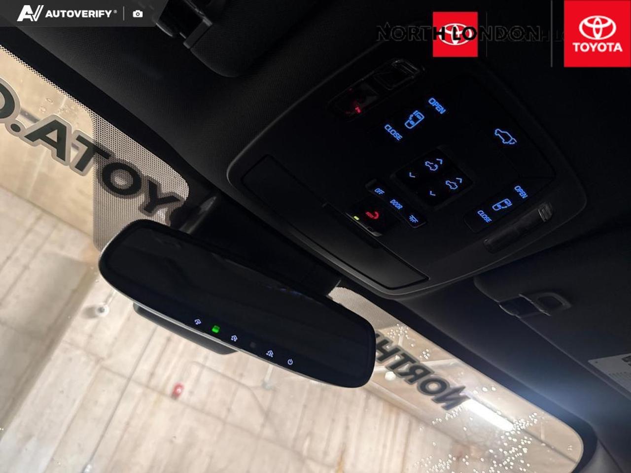 2024 Toyota Sienna  Photo