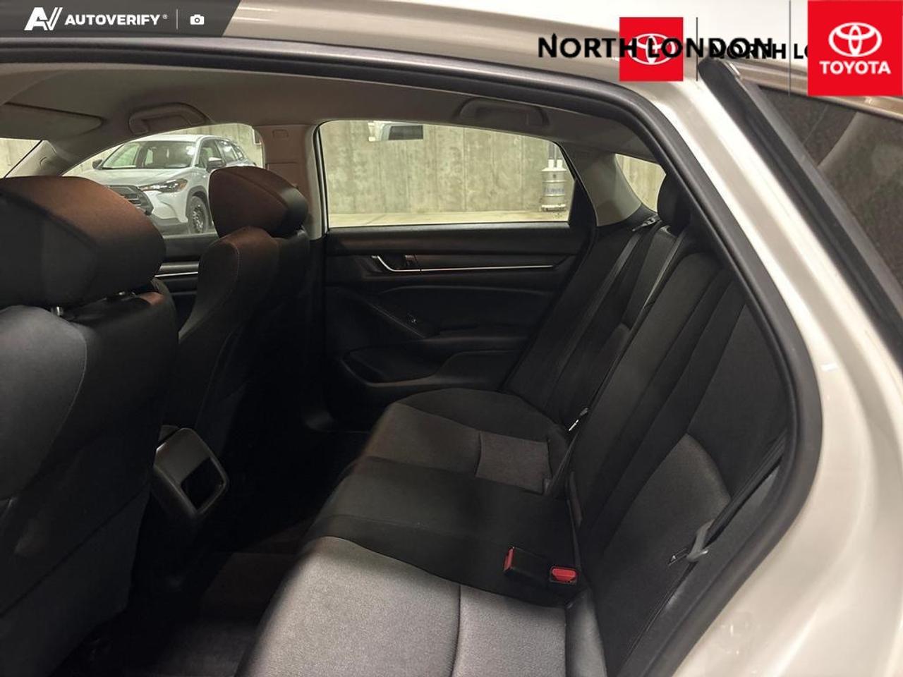 2018 Honda Accord LX (CVT) 4dr Sedan Photo