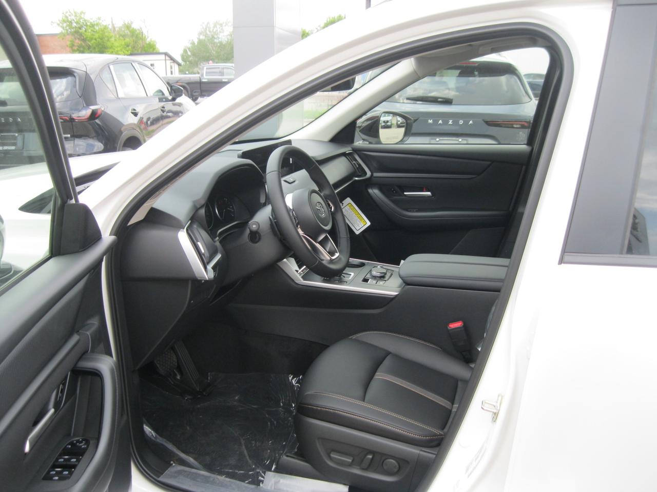 2026 Mazda CX-70 MHEV GS-L 4dr i-ACTIV All-Wheel Drive Sport Utility Photo4