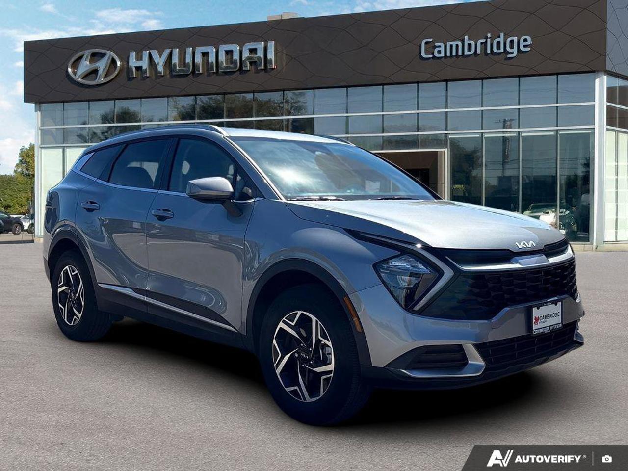 2025 Kia Sportage LX AWD   NO ACCIDENTS   ONE OWNER   7.1L/100KM Photo