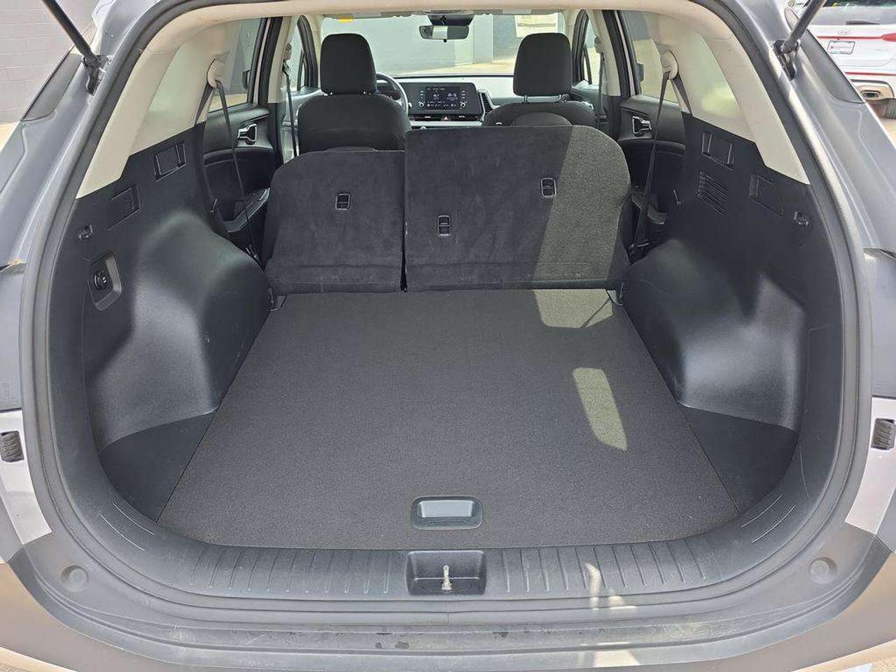 2025 Kia Sportage LX AWD   NO ACCIDENTS 1 OWNER CARPLAY HEATSEATS Photo
