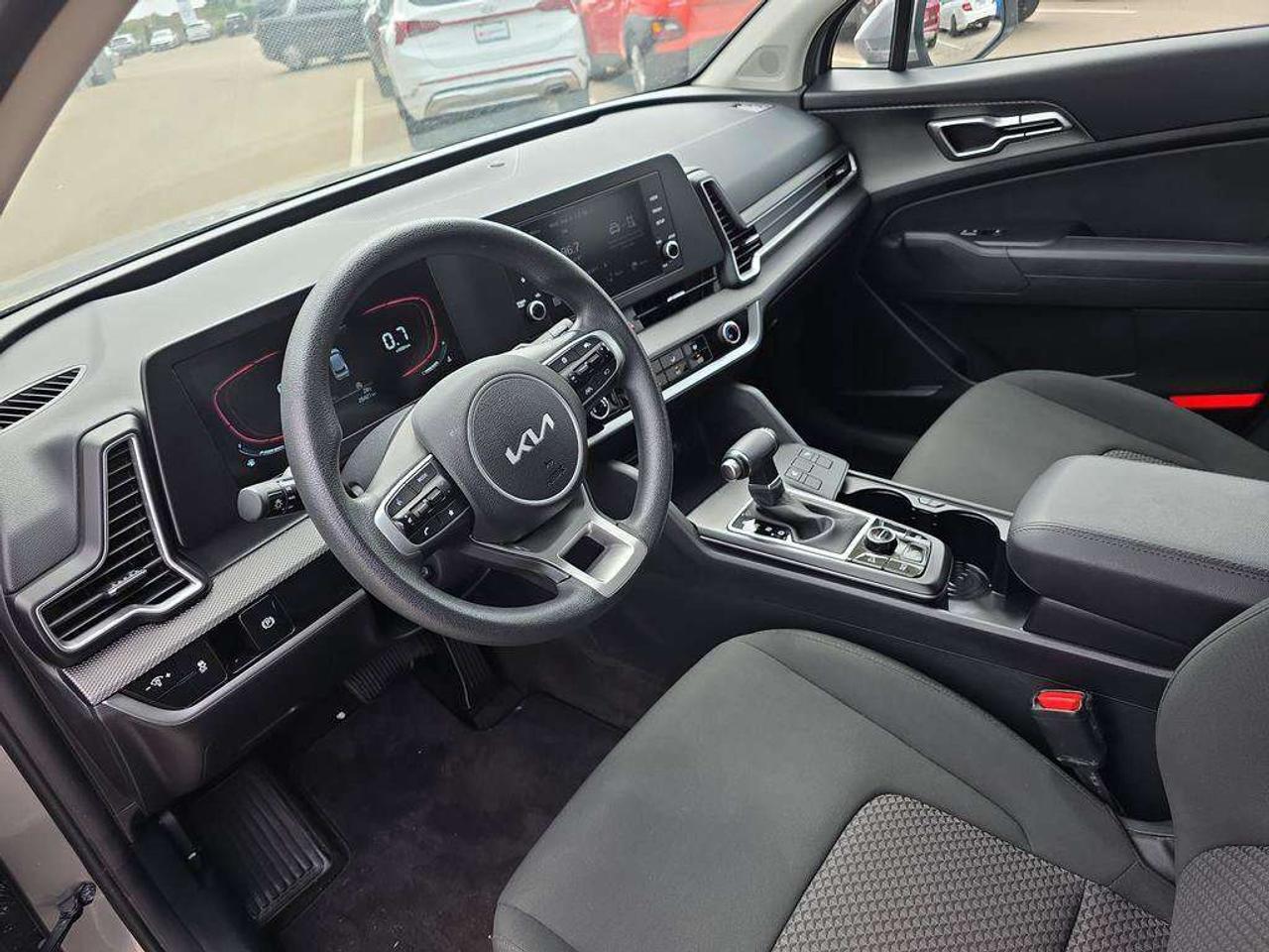 2025 Kia Sportage LX AWD   NO ACCIDENTS 1 OWNER CARPLAY HEATSEATS Photo