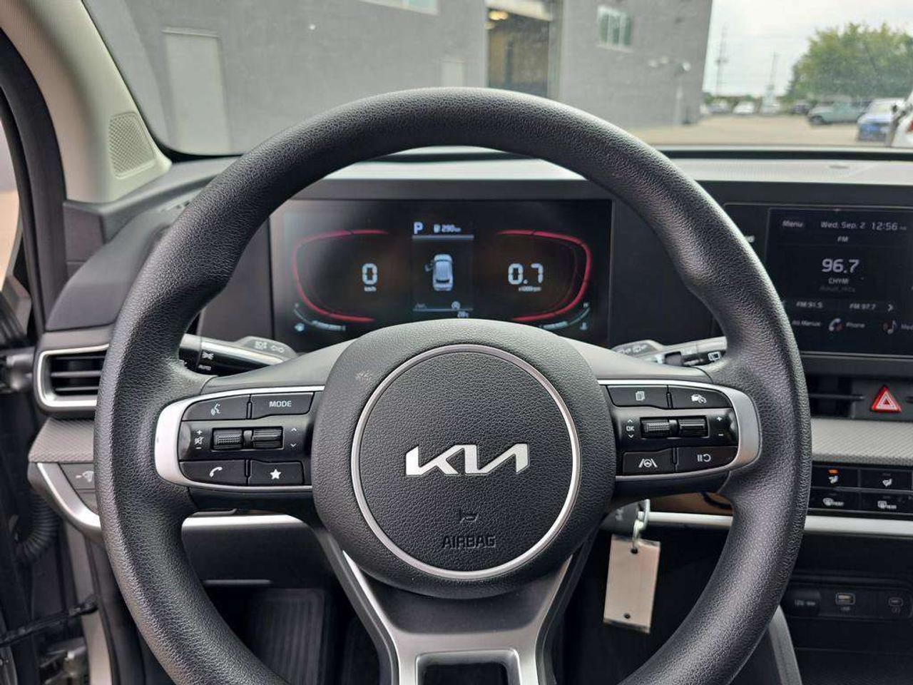 2025 Kia Sportage LX AWD   NO ACCIDENTS 1 OWNER CARPLAY HEATSEATS Photo