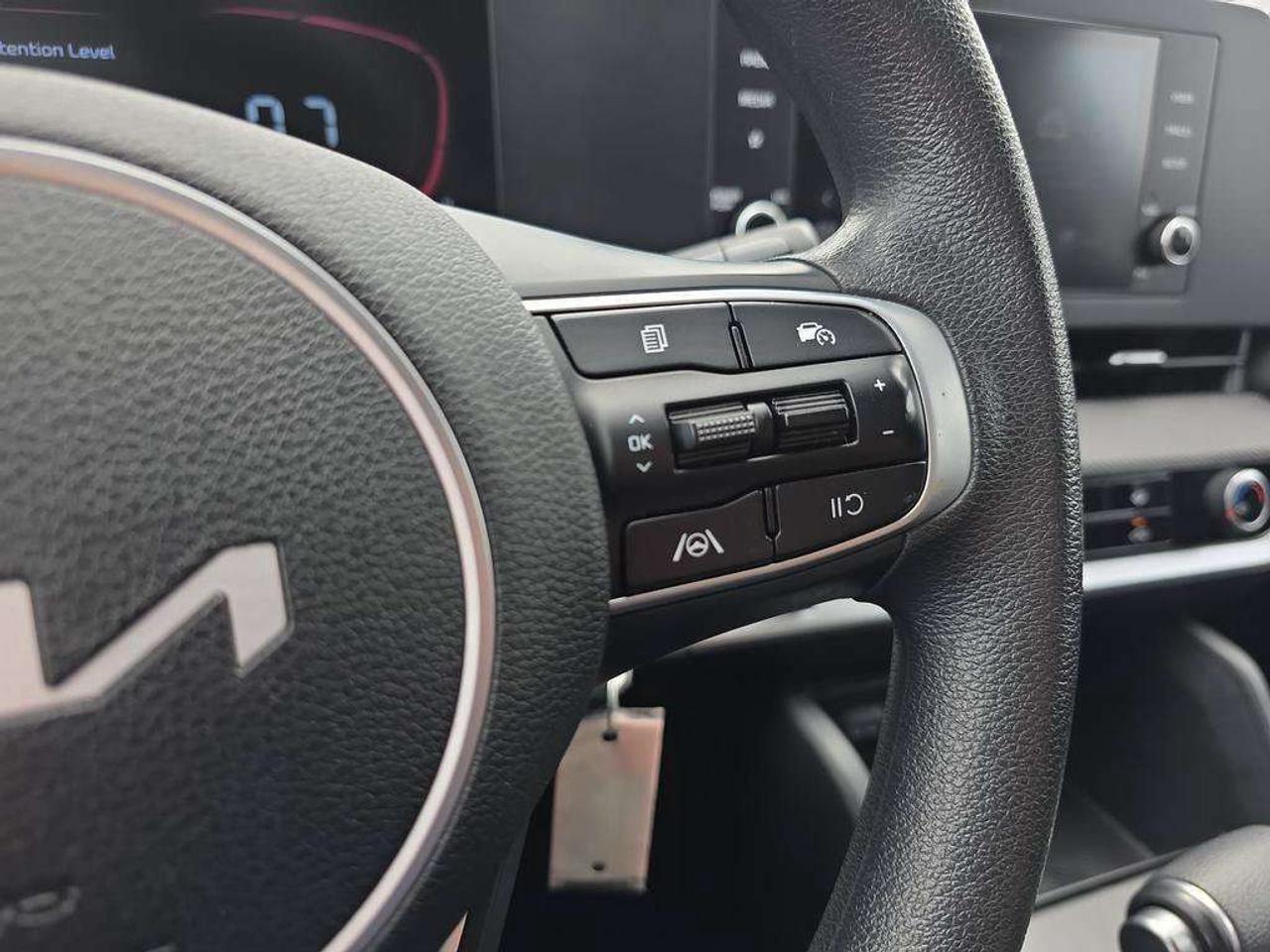 2025 Kia Sportage LX AWD   NO ACCIDENTS 1 OWNER CARPLAY HEATSEATS Photo