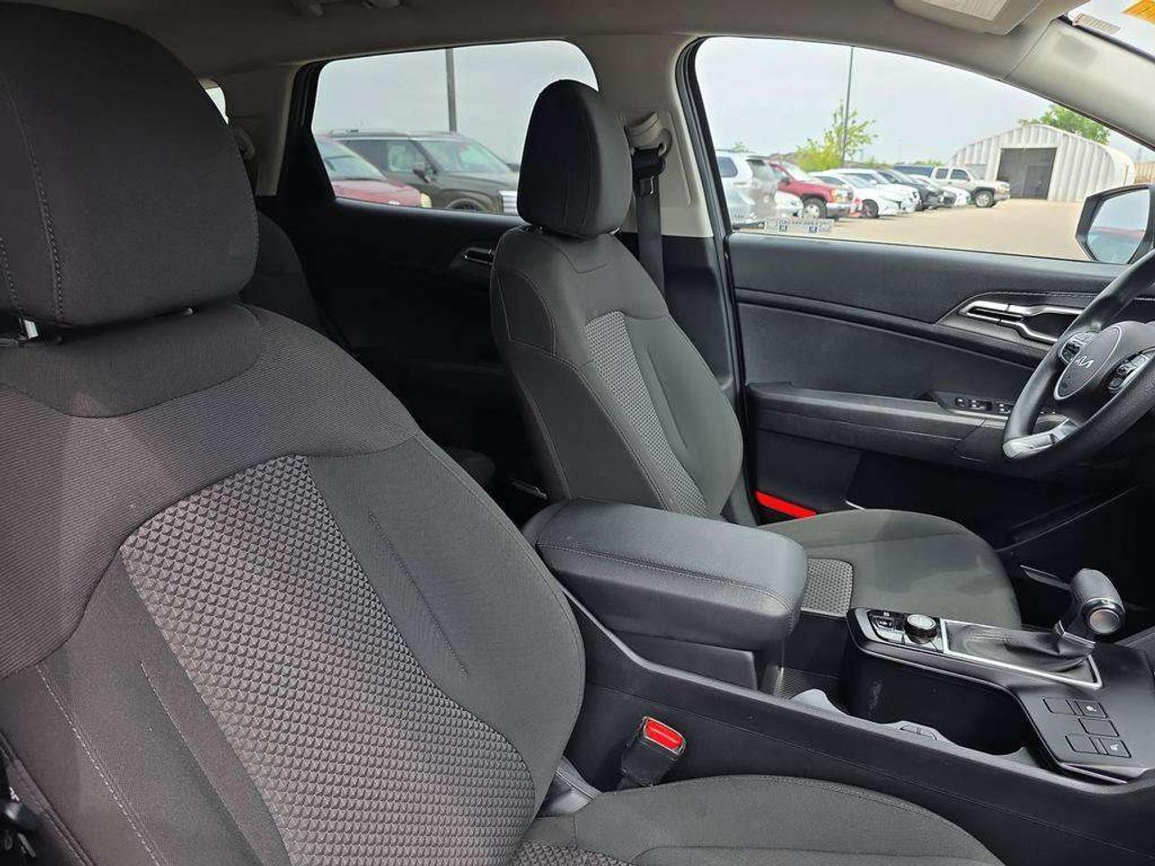 2025 Kia Sportage LX AWD   NO ACCIDENTS 1 OWNER CARPLAY HEATSEATS Photo