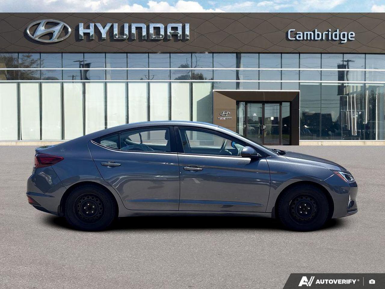2020 Hyundai Elantra Essential   NO ACCIDENTS   ONE OWNER   5.6L/100KM Photo