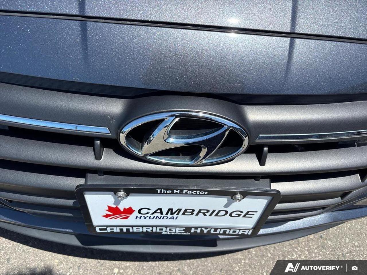 2020 Hyundai Elantra Essential   NO ACCIDENTS   ONE OWNER   5.6L/100KM Photo