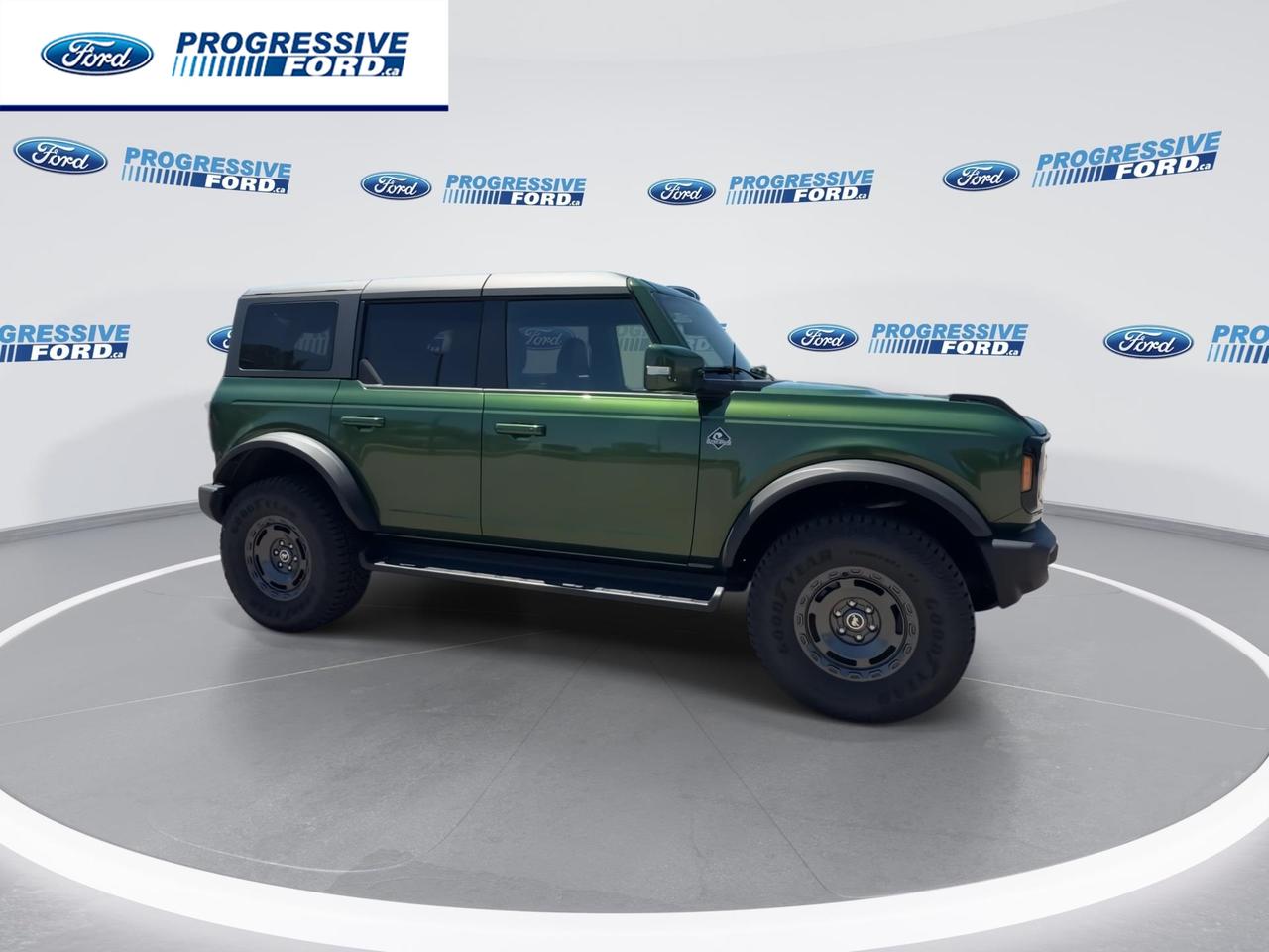 2025 Ford Bronco Outer Banks 4dr 4x4 Photo2