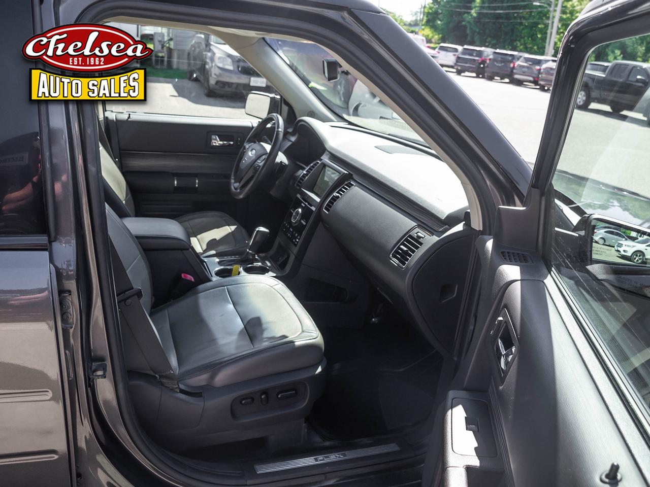 2017 Ford Flex Limited AWD w/EcoBoost Photo