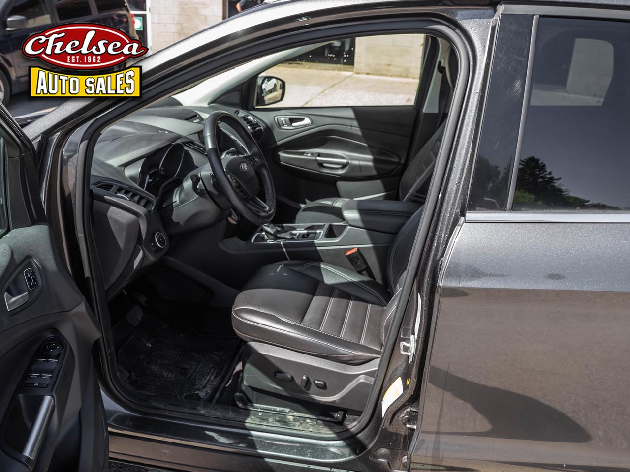 2017 Ford Escape Titanium 4WD Photo