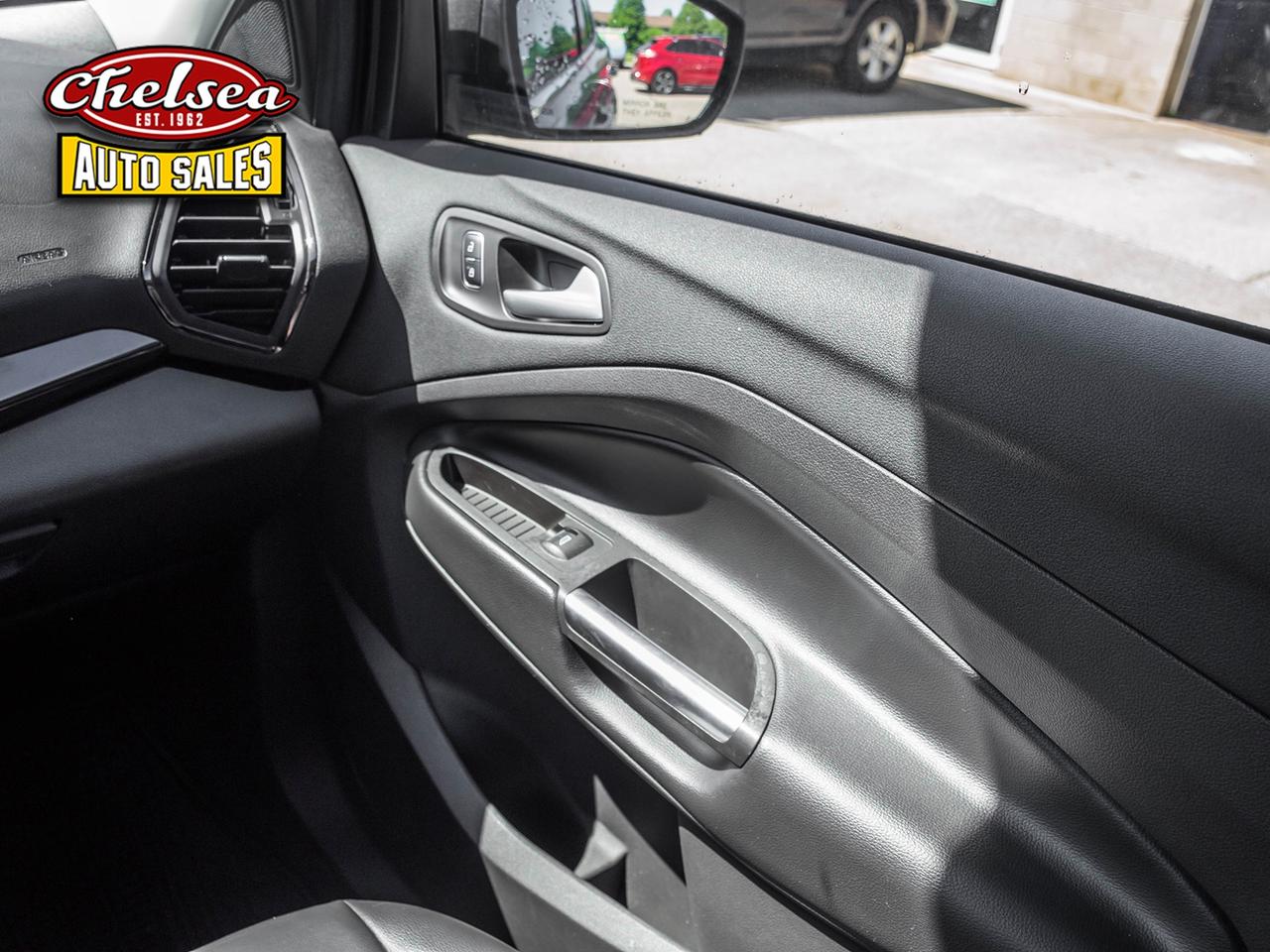 2017 Ford Escape Titanium 4WD Photo