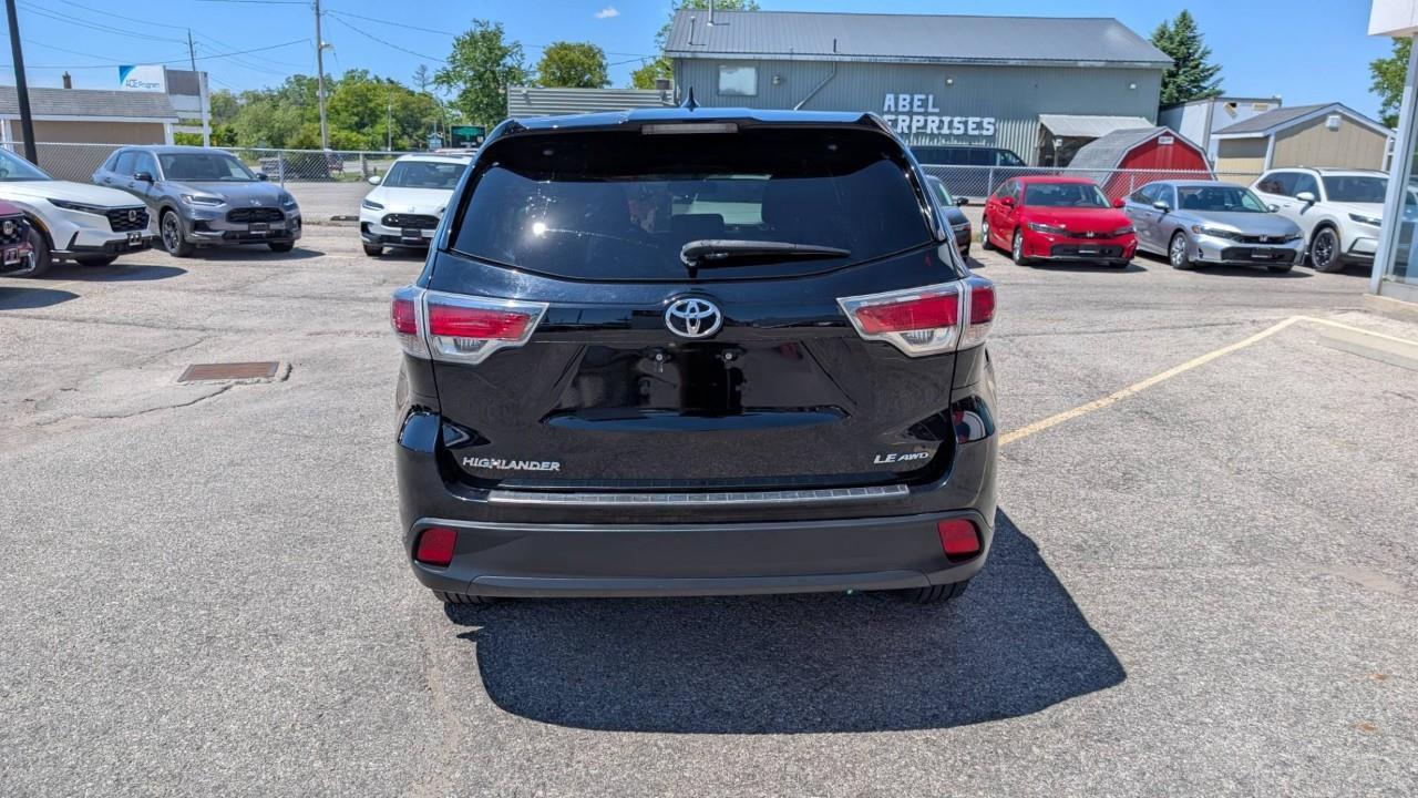 2016 Toyota Highlander LE 4dr All-wheel Drive Photo3