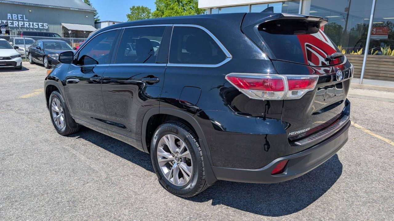2016 Toyota Highlander LE 4dr All-wheel Drive Photo2