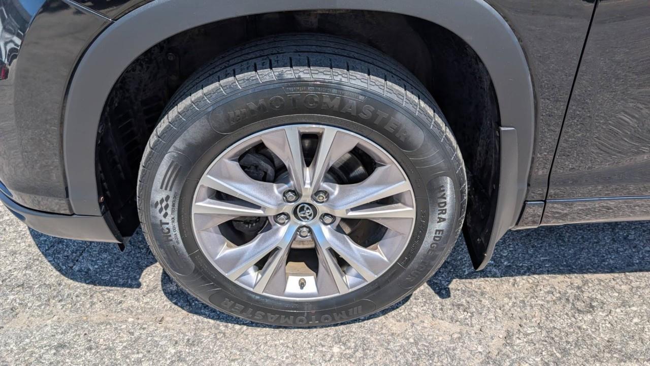 2016 Toyota Highlander LE 4dr All-wheel Drive Photo