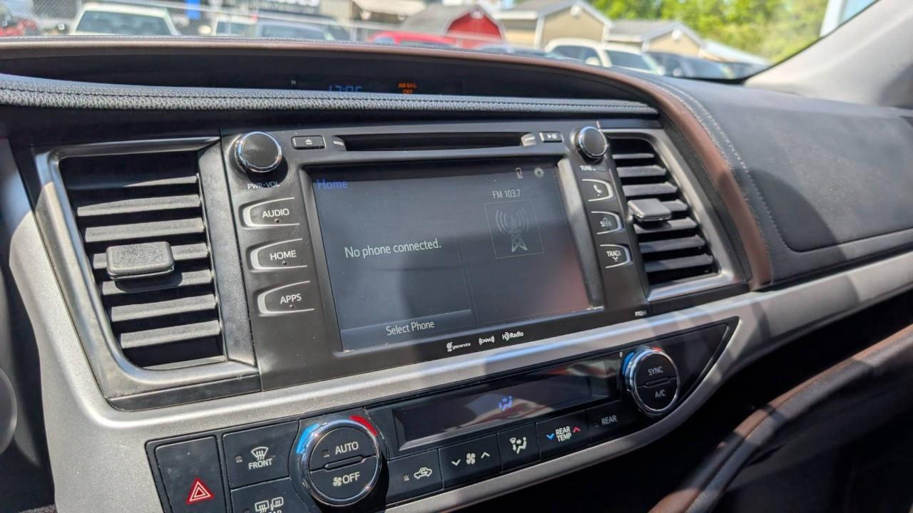 2016 Toyota Highlander LE 4dr All-wheel Drive Photo