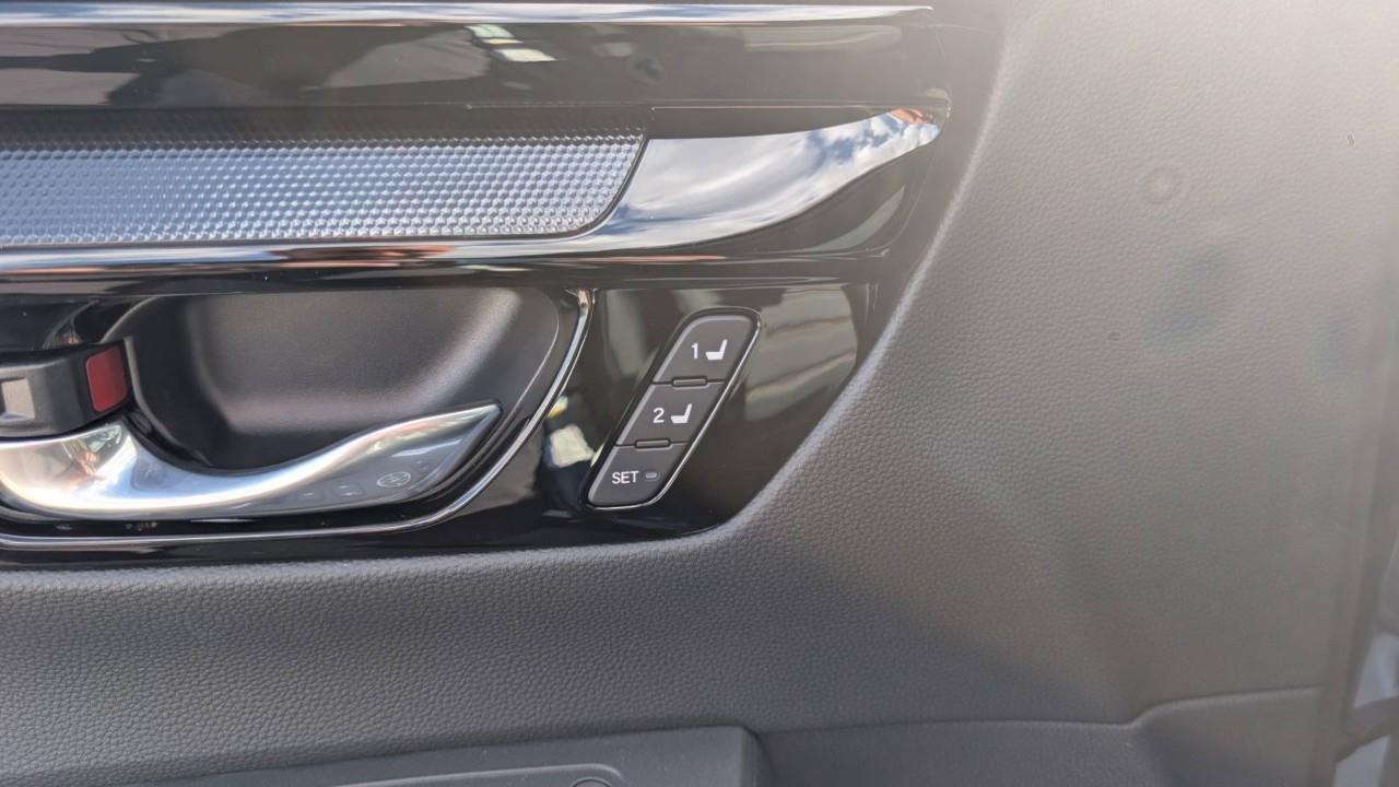 2026 Honda CR-V Hybrid Touring 4dr All-Wheel Drive Photo