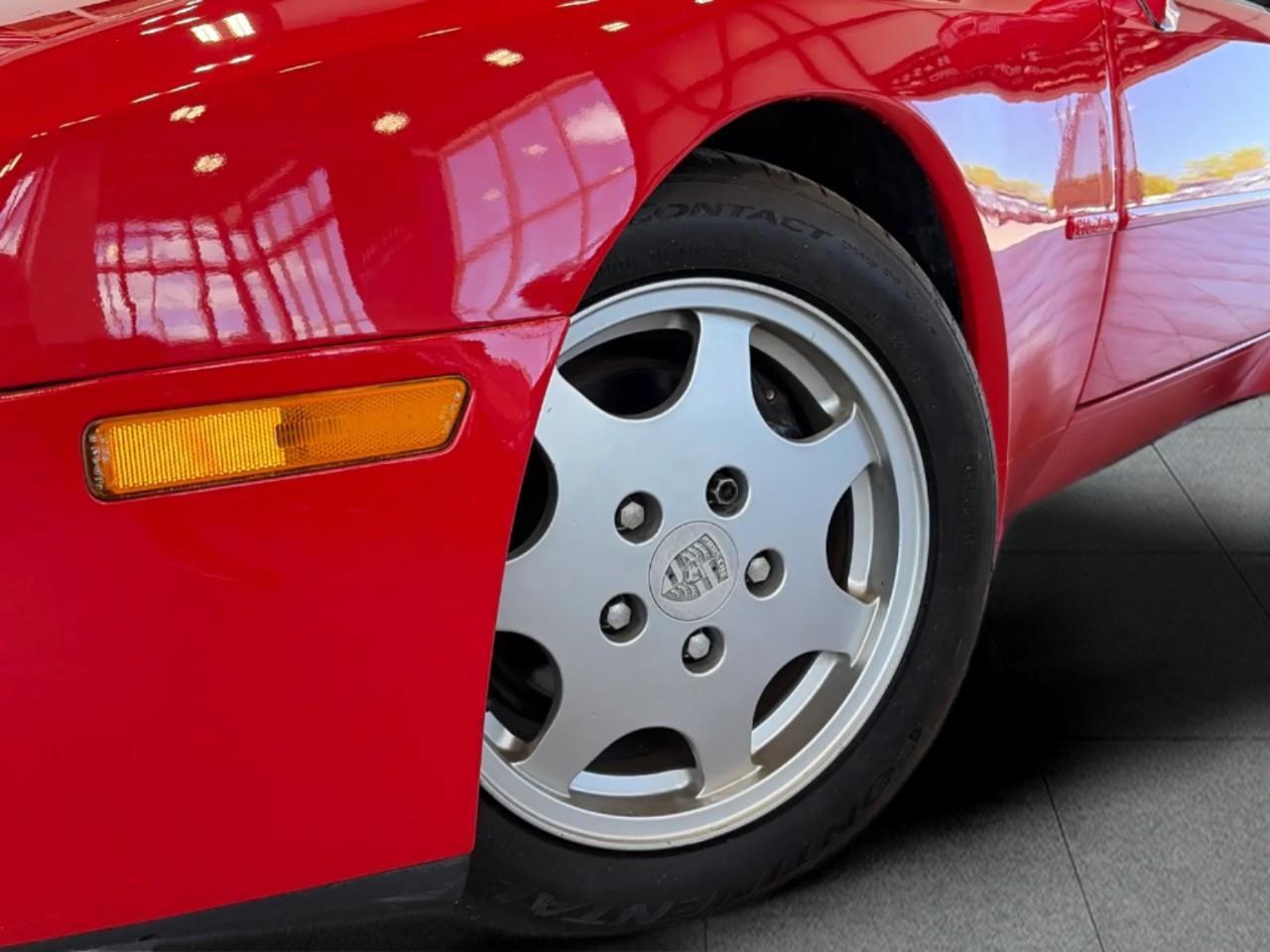 1989 Porsche 944  Photo