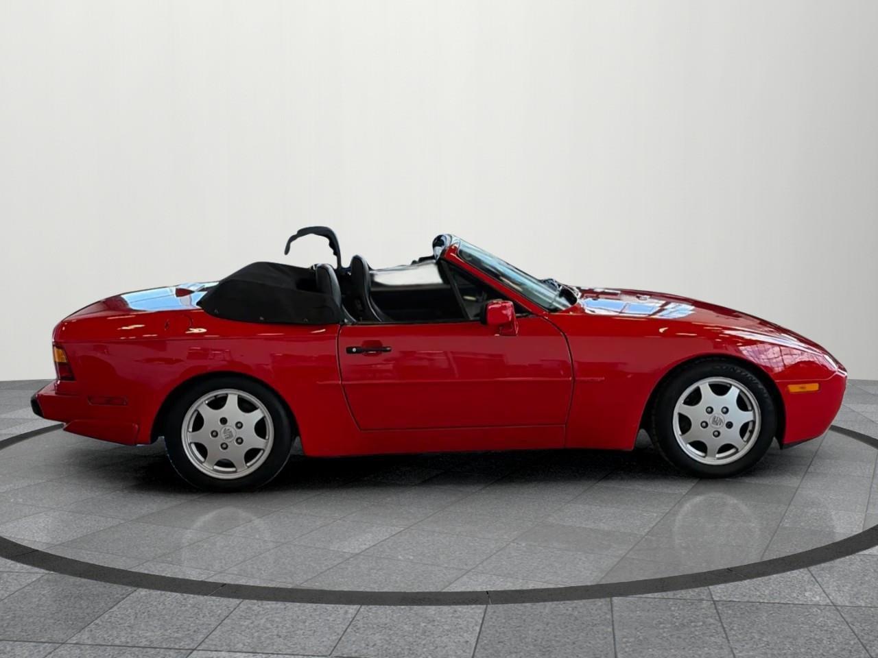 1989 Porsche 944  Photo