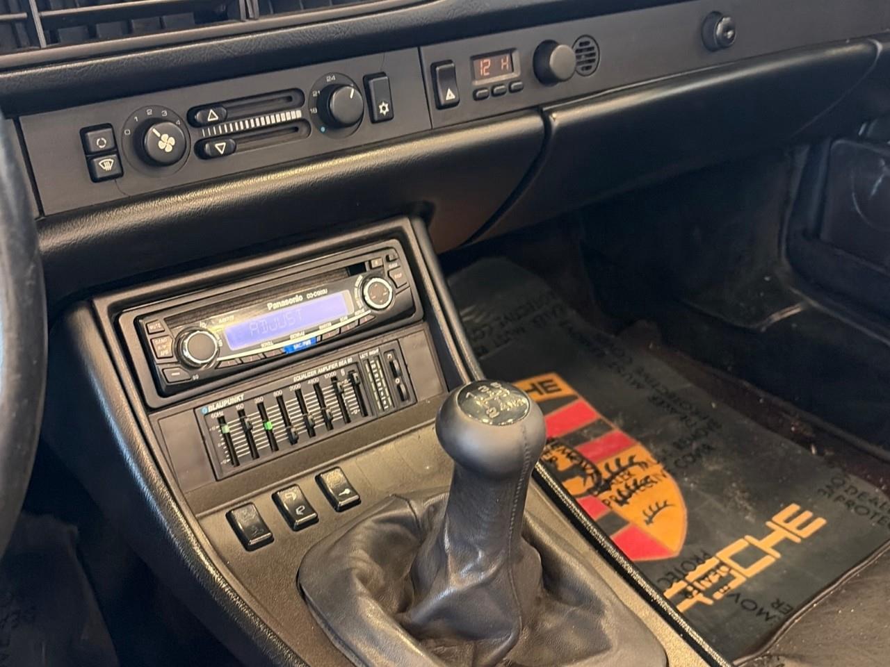 1989 Porsche 944  Photo