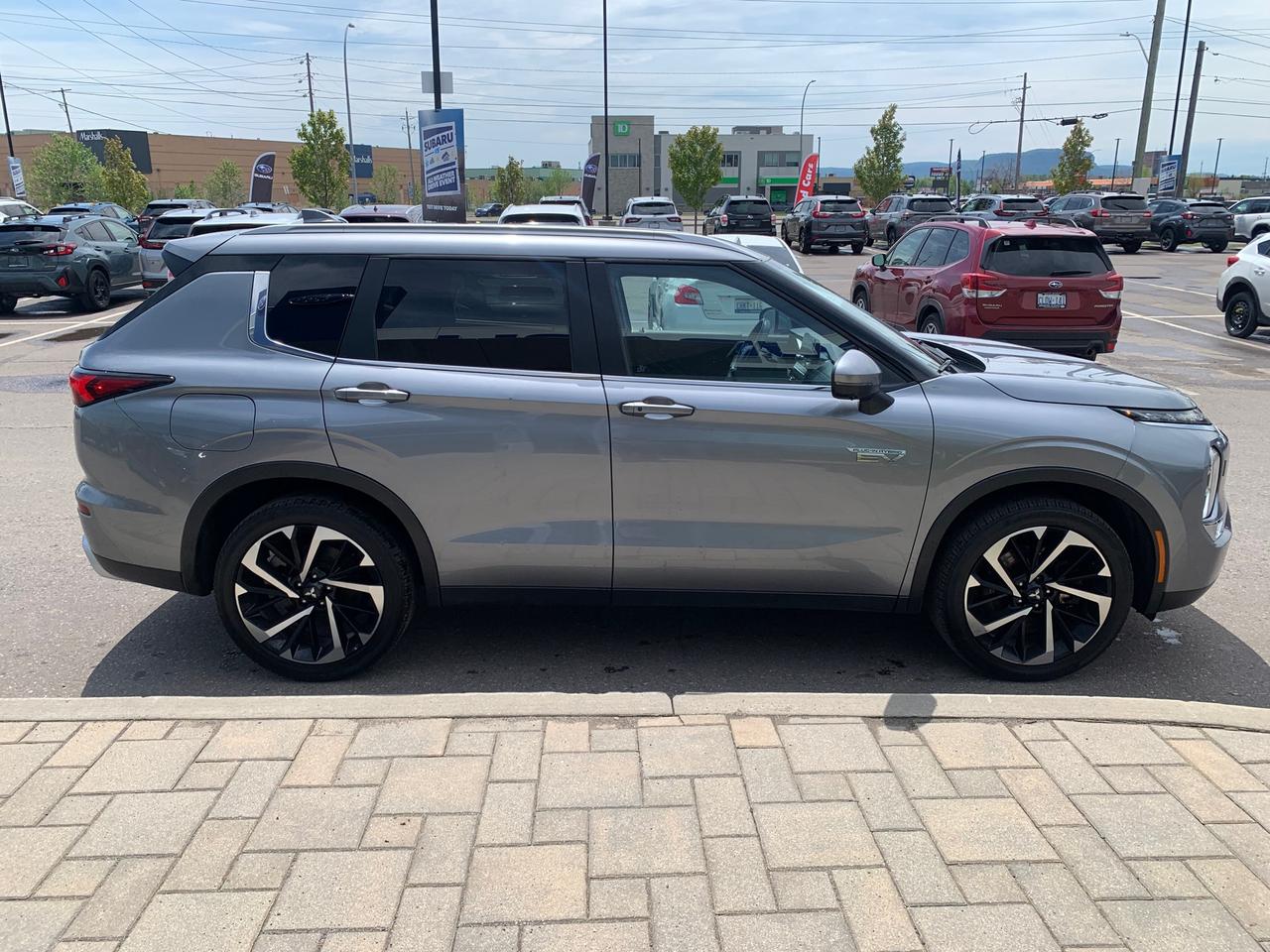 2024 Mitsubishi Outlander Plug-In Hybrid SEL 4dr S-AWC Photo