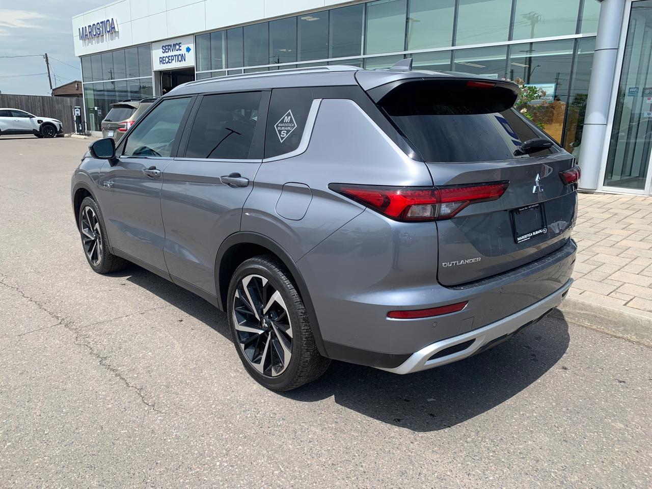 2024 Mitsubishi Outlander Plug-In Hybrid SEL 4dr S-AWC Photo