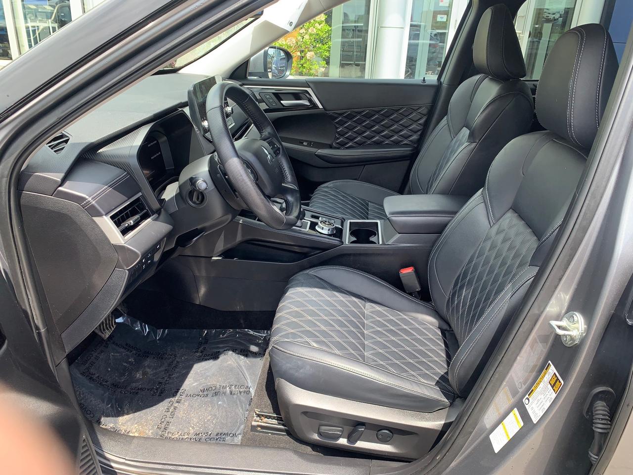 2024 Mitsubishi Outlander Plug-In Hybrid SEL 4dr S-AWC Photo