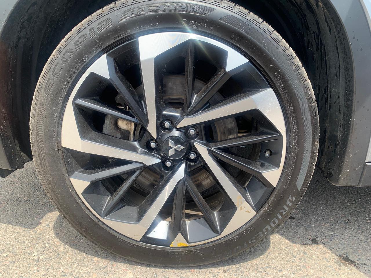 2024 Mitsubishi Outlander Plug-In Hybrid SEL 4dr S-AWC Photo