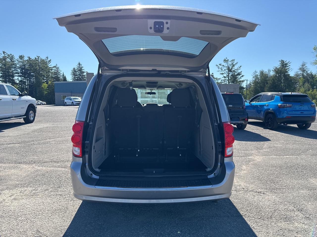 2018 Dodge Grand Caravan SXT - cruise control Photo