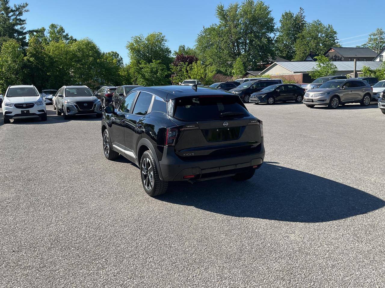2025 Nissan Kicks SV 4dr All-Wheel Drive Photo3