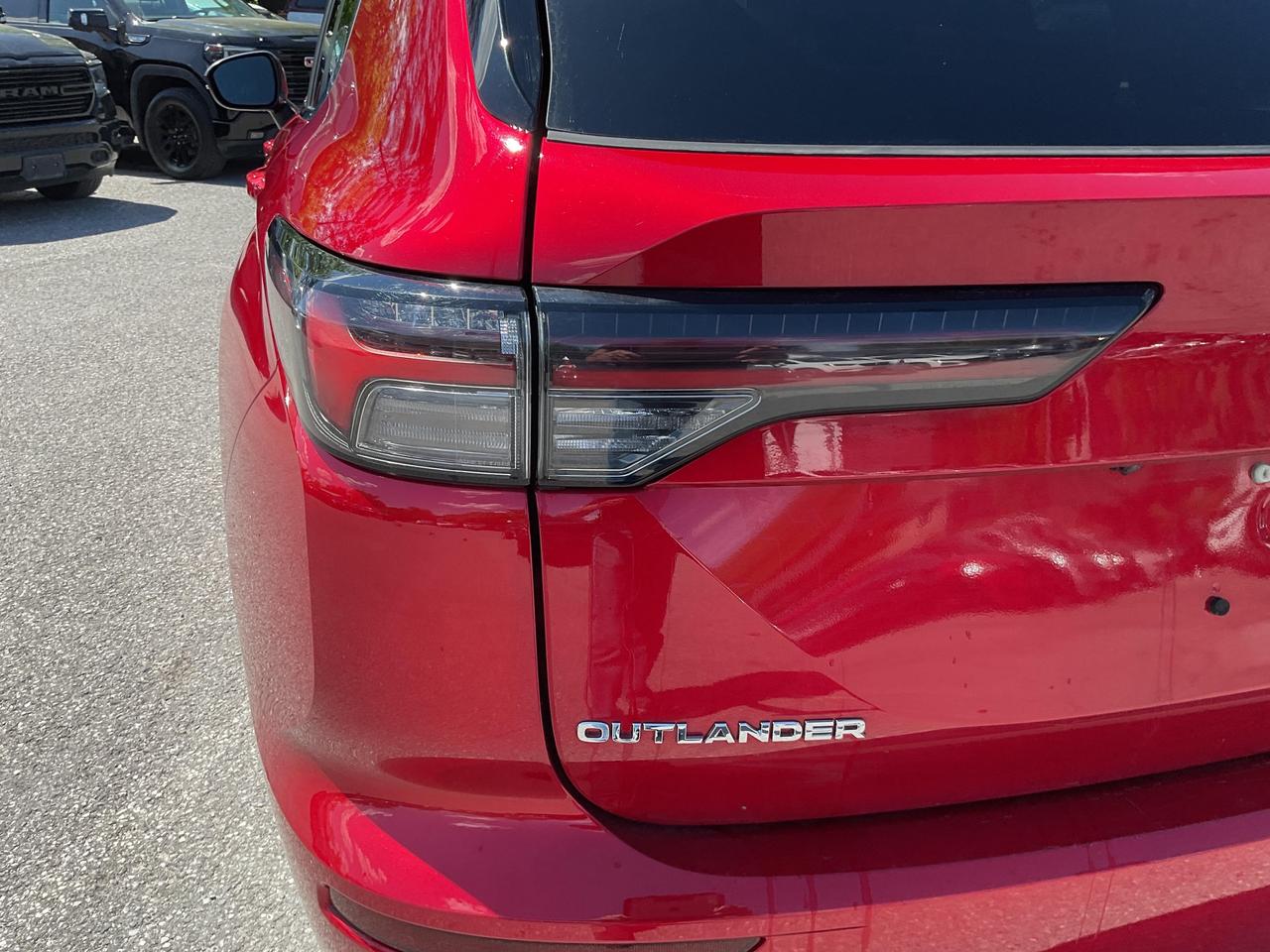 2025 Mitsubishi Outlander ES 4dr S-AWC Photo