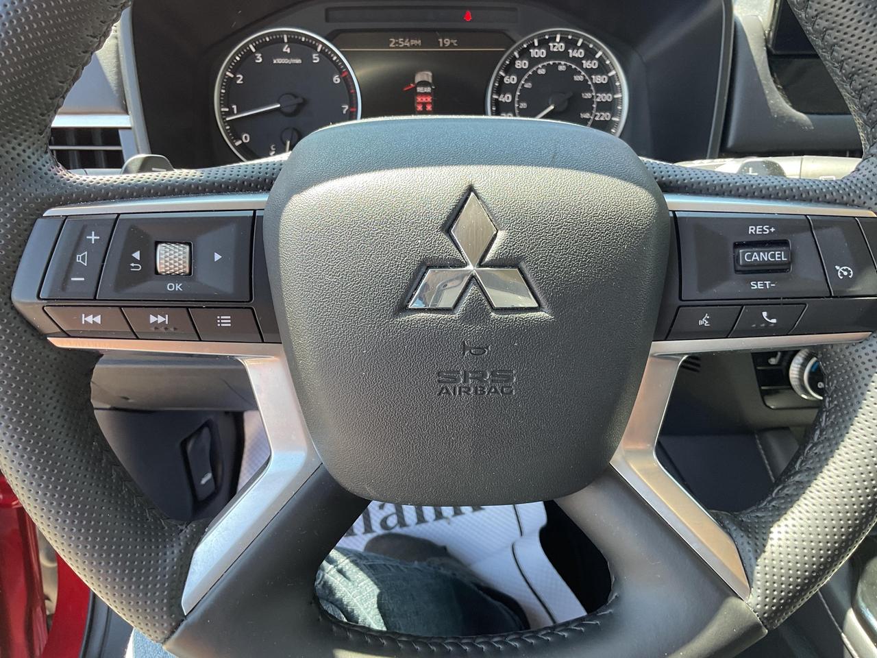 2025 Mitsubishi Outlander ES 4dr S-AWC Photo