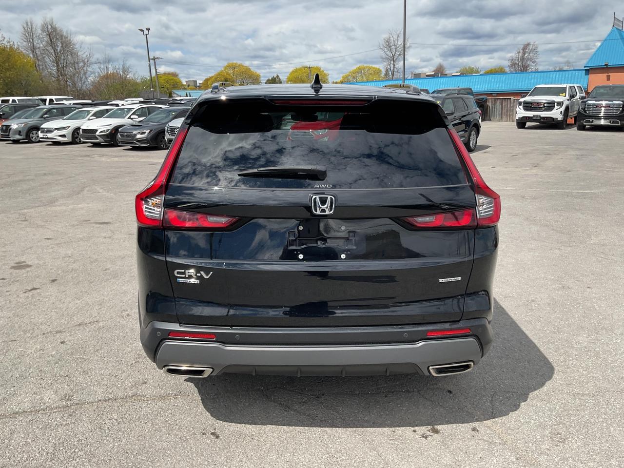 2023 Honda CR-V Hybrid Touring 4dr All-Wheel Drive Photo4
