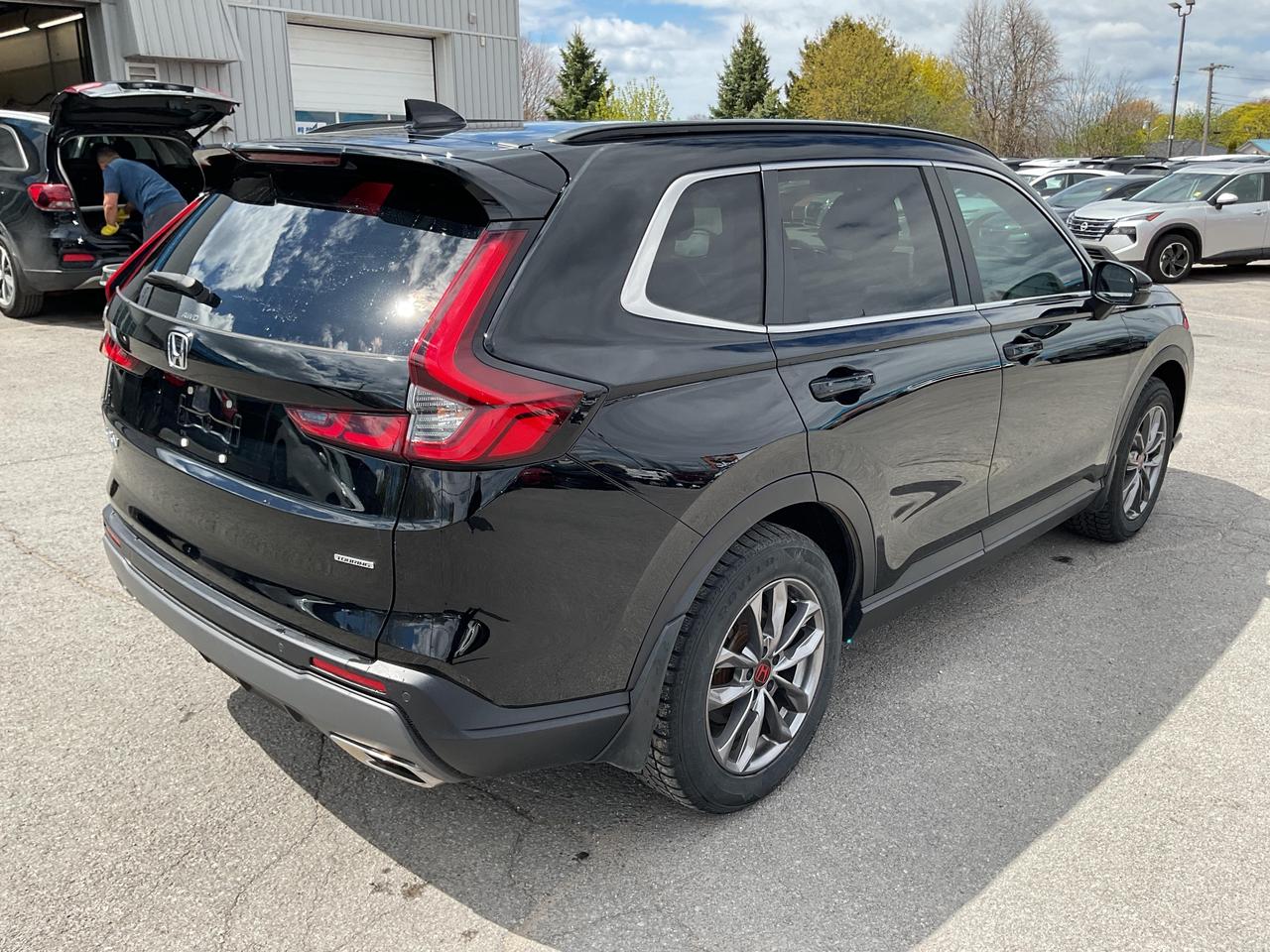 2023 Honda CR-V Hybrid Touring 4dr All-Wheel Drive Photo
