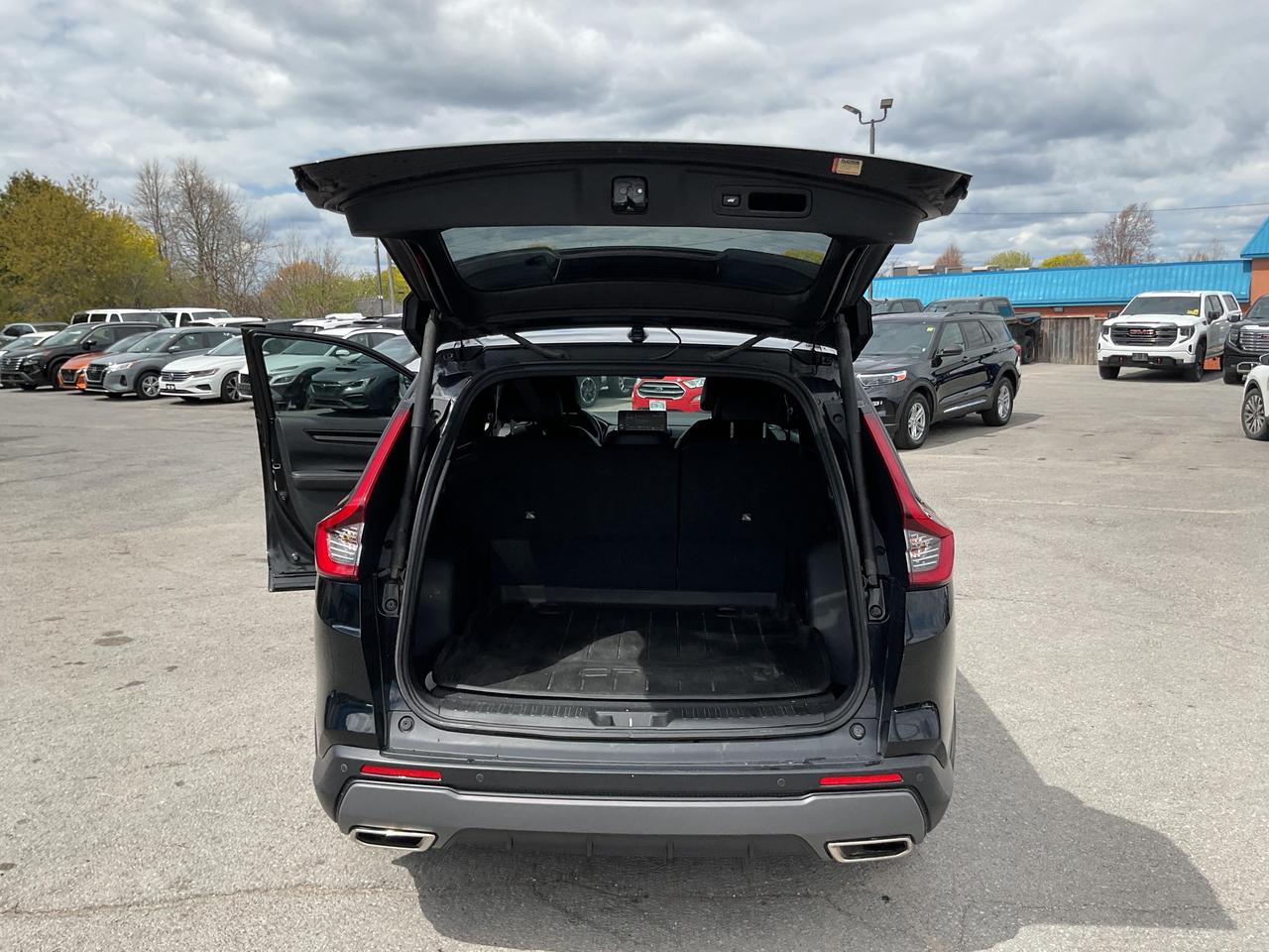 2023 Honda CR-V Hybrid Touring 4dr All-Wheel Drive Photo