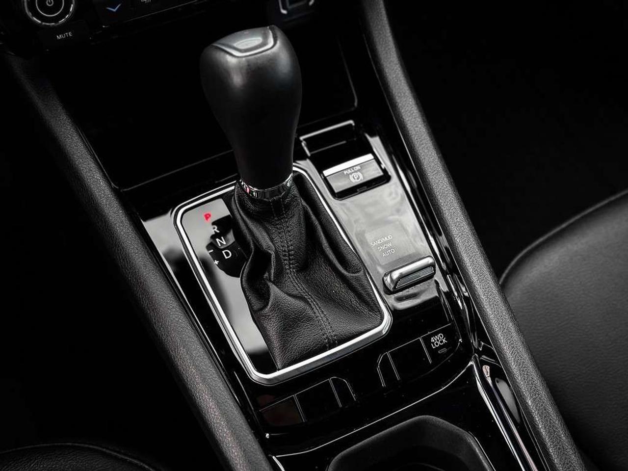 2024 Jeep Compass Limited   HEATED SEATS   REMOTE START   BLINDSPOT   LANE KEEP Photo
