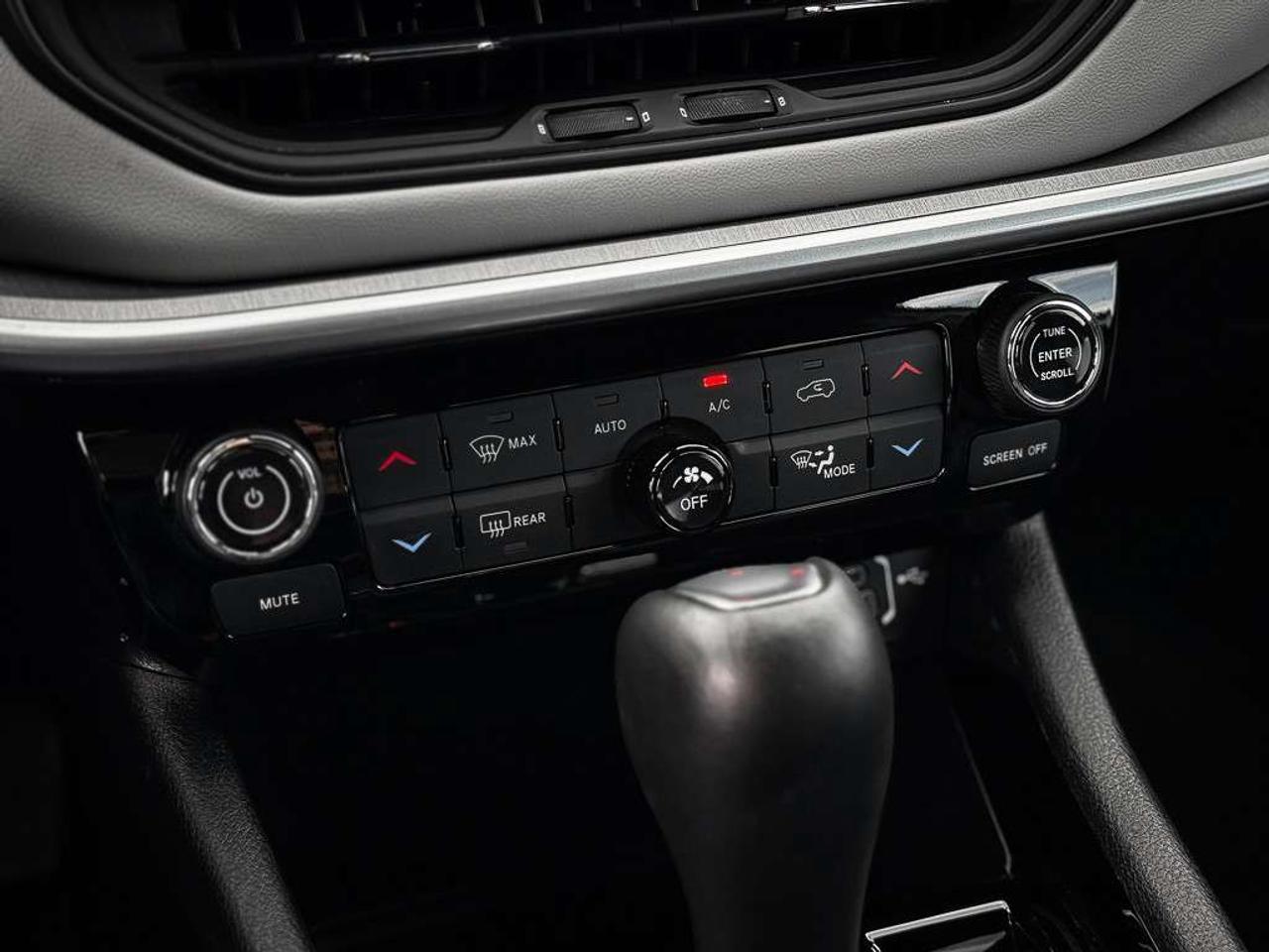 2024 Jeep Compass Limited   HEATED SEATS   REMOTE START   BLINDSPOT   LANE KEEP Photo