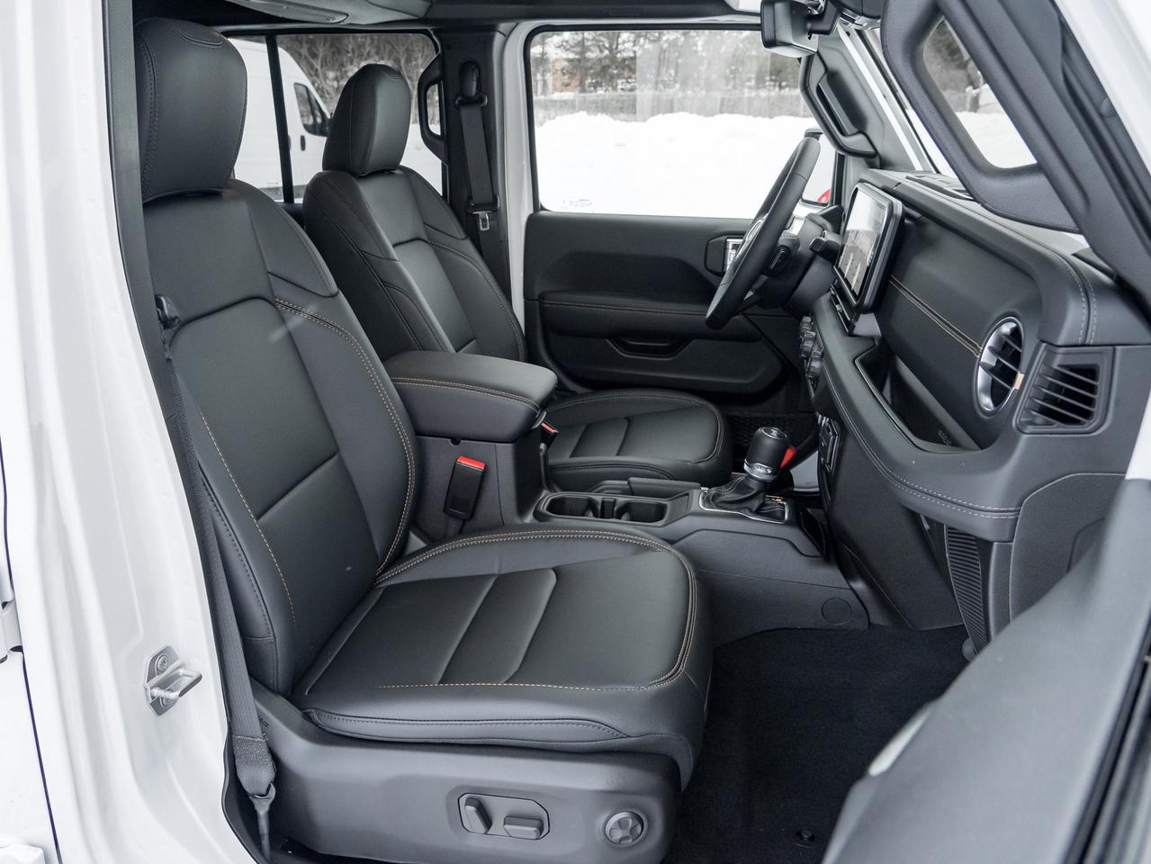 2025 Jeep Wrangler  Photo