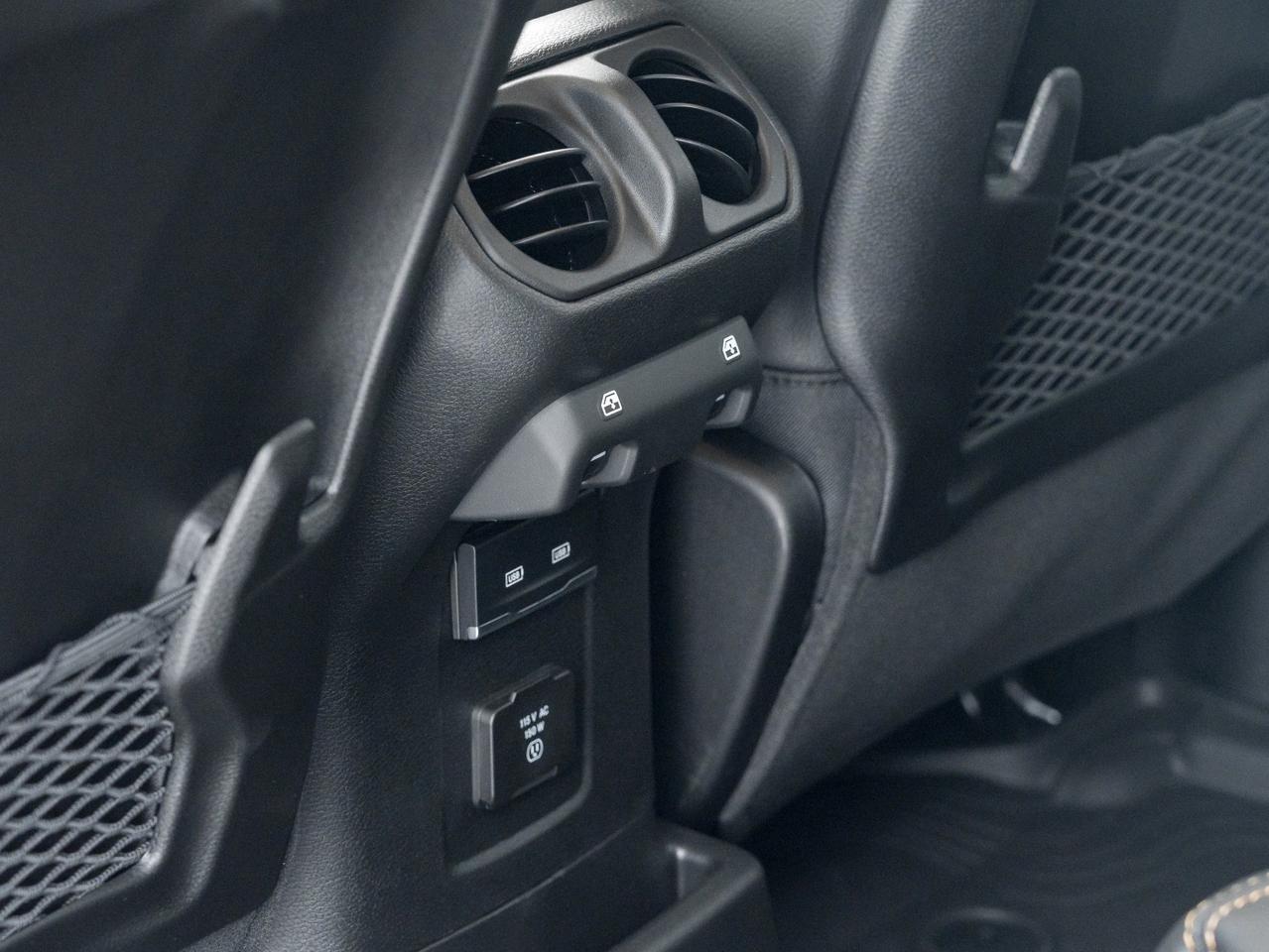 2025 Jeep Wrangler  Photo