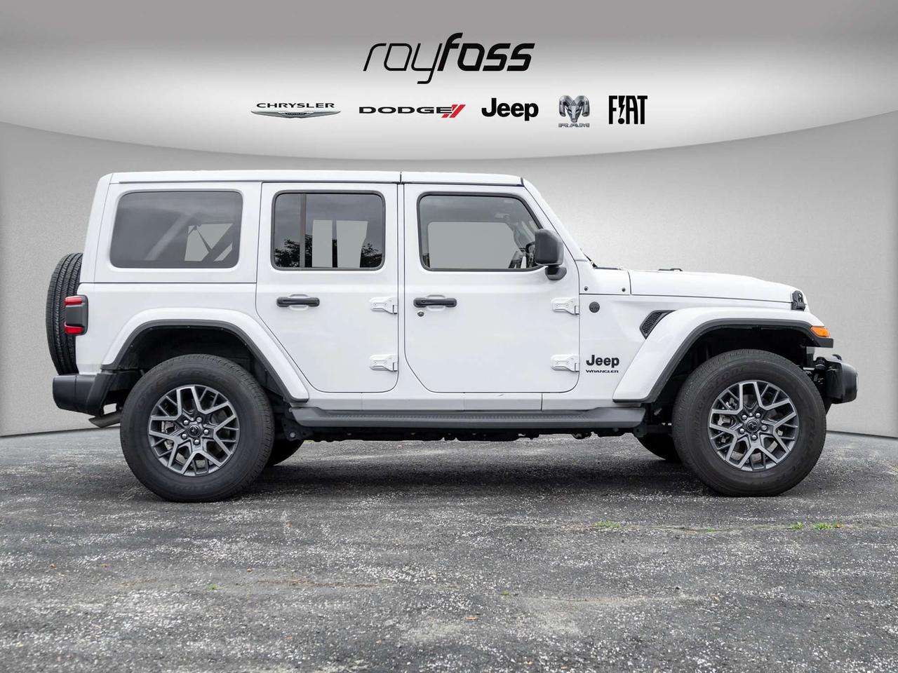 2025 Jeep Wrangler Sahara   Demo   Clean Carfax   Keyless   Cruise Photo
