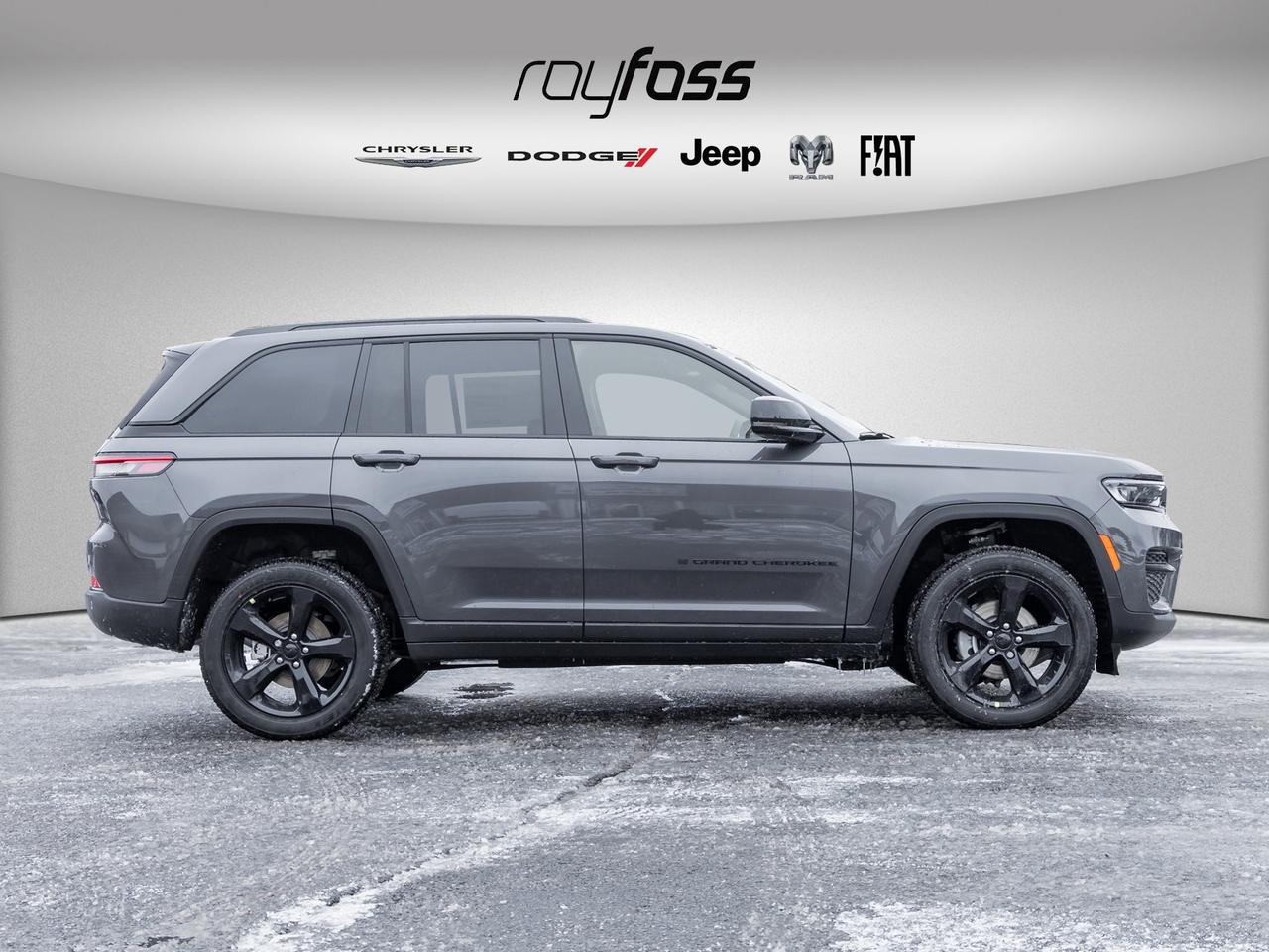 2025 Jeep Grand Cherokee  Photo2