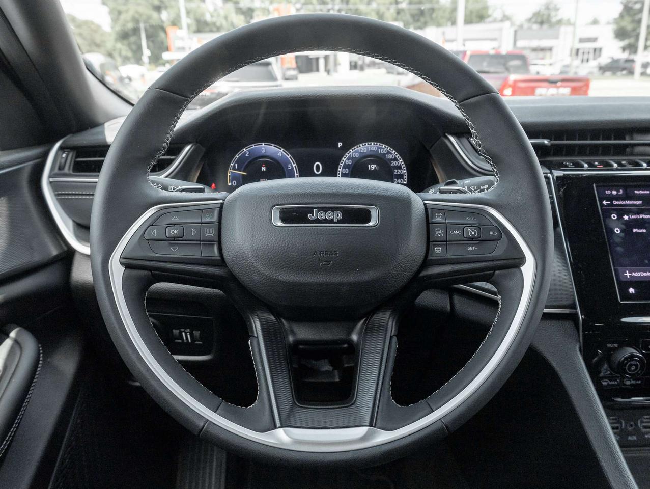 2025 Jeep Grand Cherokee Altitude   Demo   Clean Carfax   20" Gloss Photo