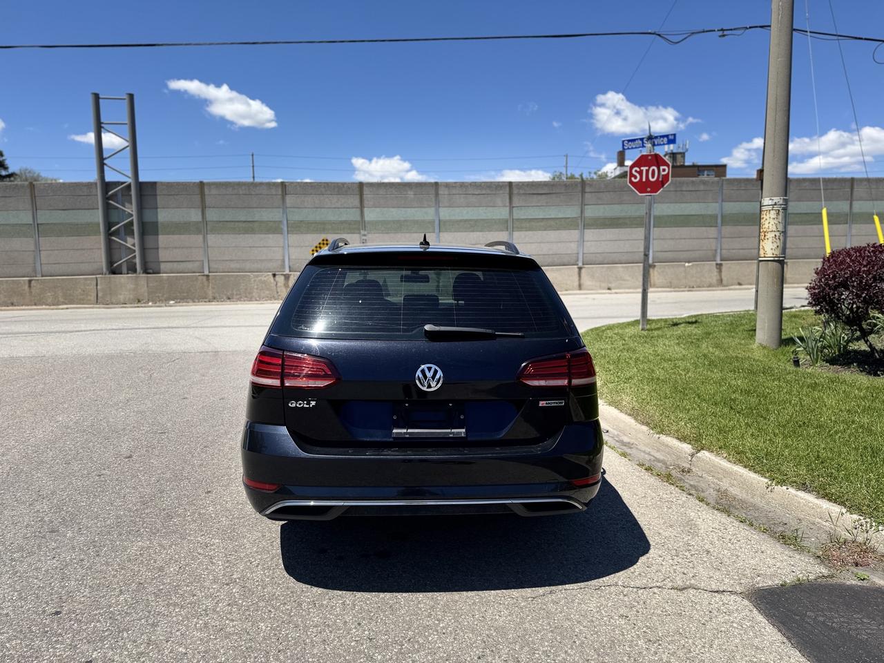 2019 Volkswagen Golf SportWagen Comfortline Manual 4MOTION Photo3