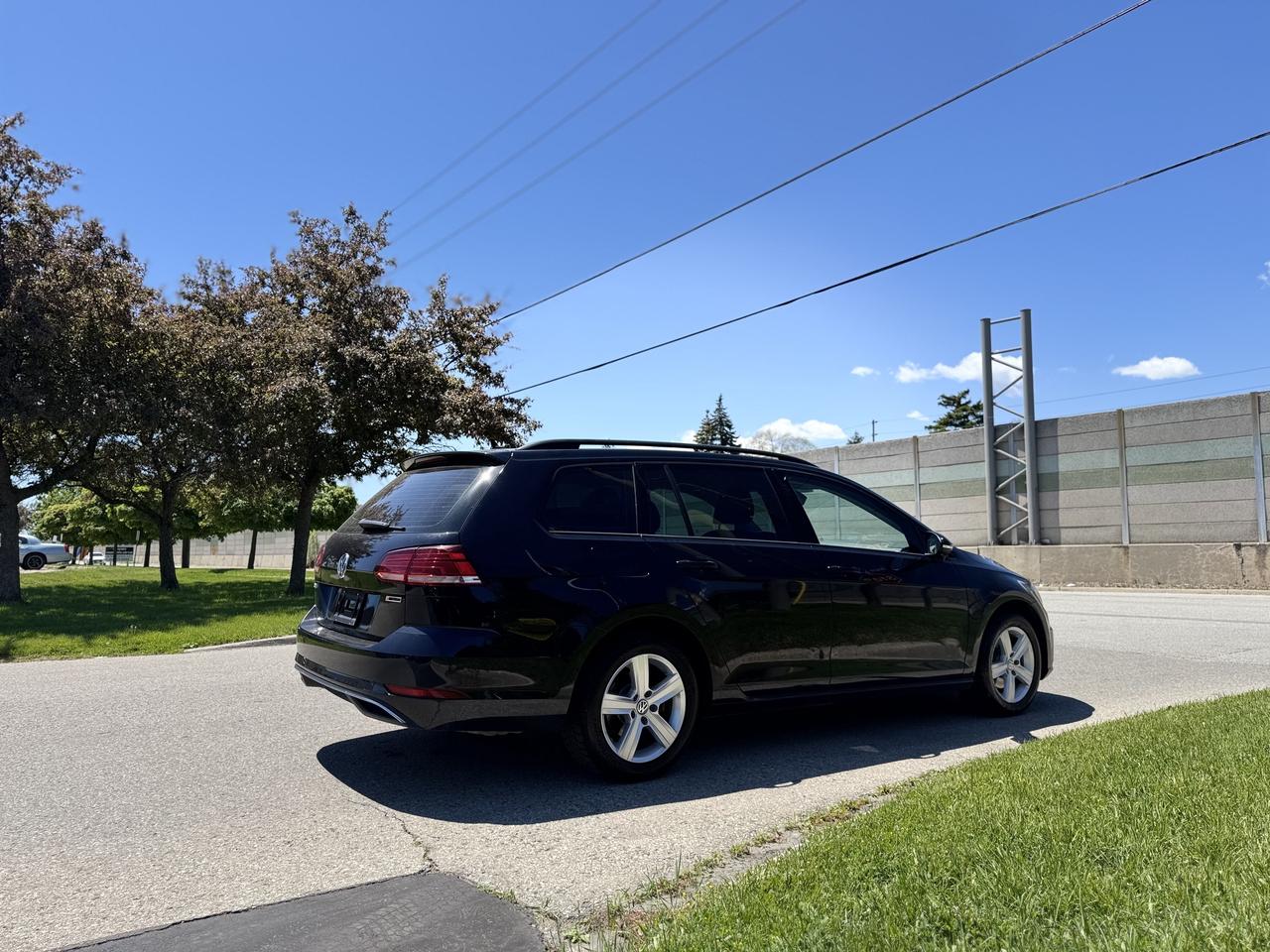 2019 Volkswagen Golf SportWagen Comfortline Manual 4MOTION Photo