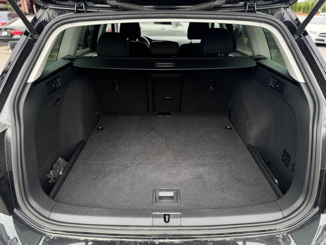 2019 Volkswagen Golf SportWagen Comfortline Manual 4MOTION Photo