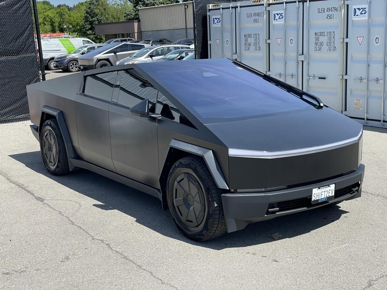 2025 Tesla Cybertruck PREMIUM DUAL MOTOR AWD   *DEAL PENDING* Photo