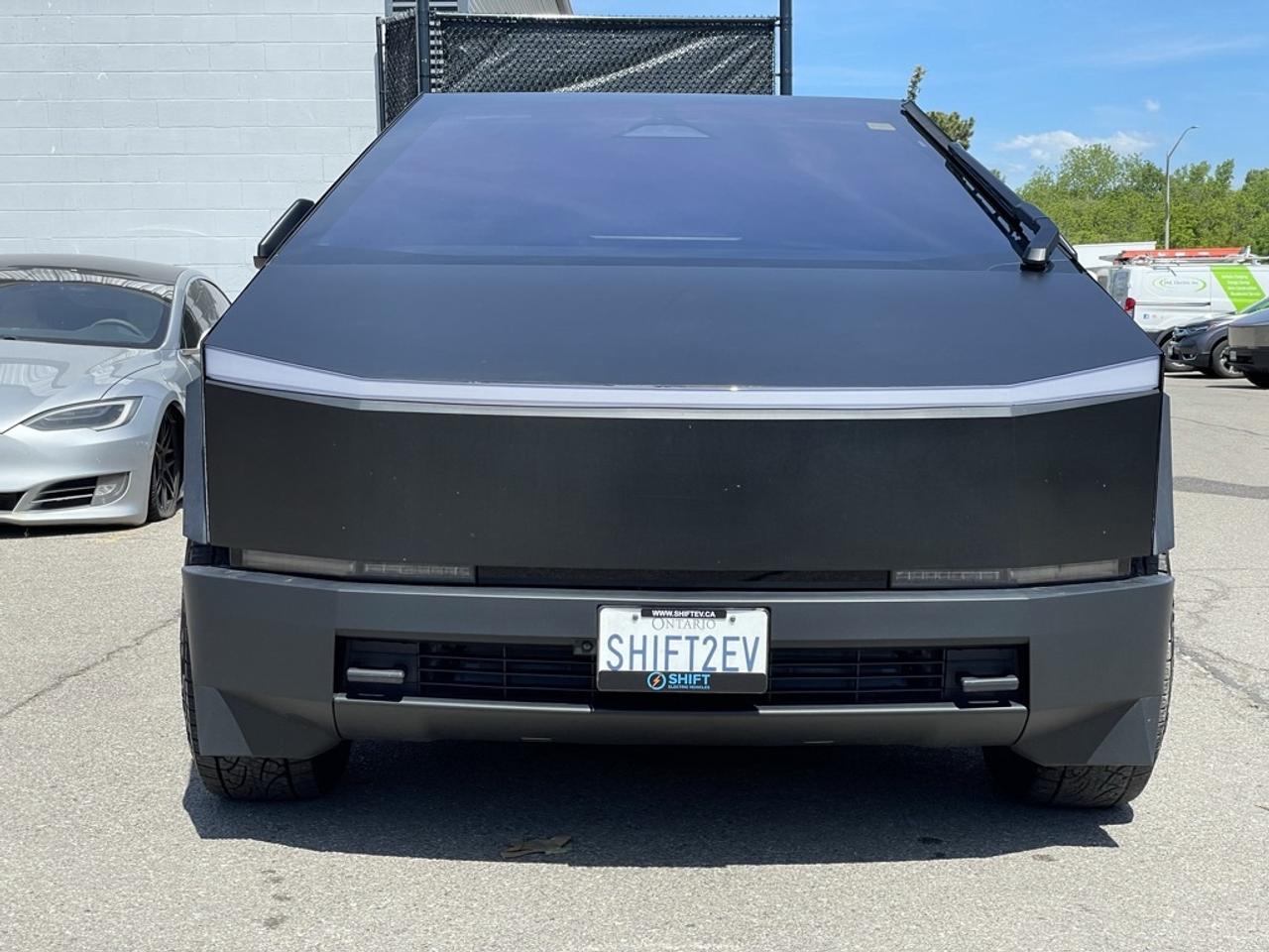 2025 Tesla Cybertruck PREMIUM DUAL MOTOR AWD   *DEAL PENDING* Photo