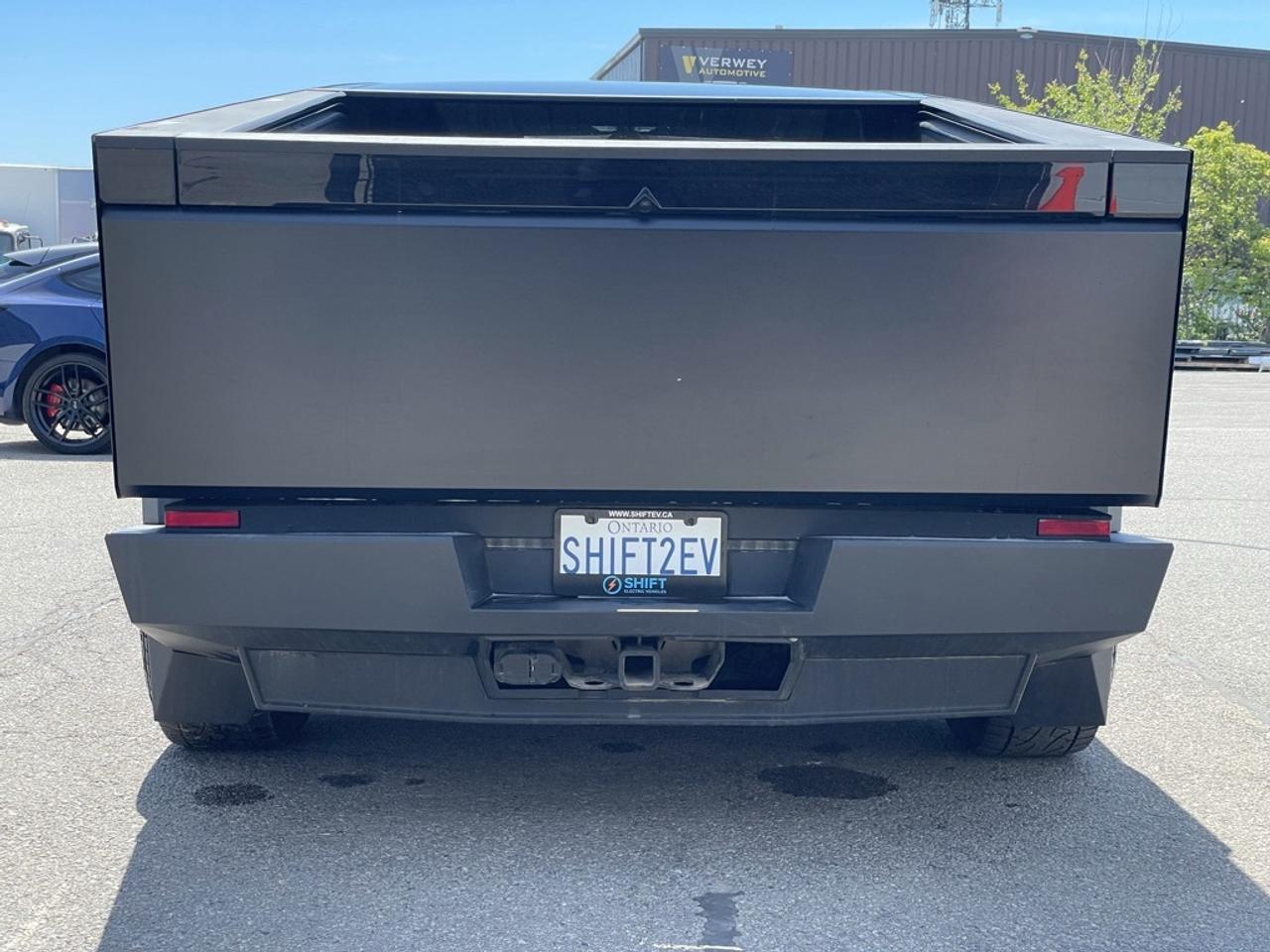 2025 Tesla Cybertruck PREMIUM DUAL MOTOR AWD   *DEAL PENDING* Photo