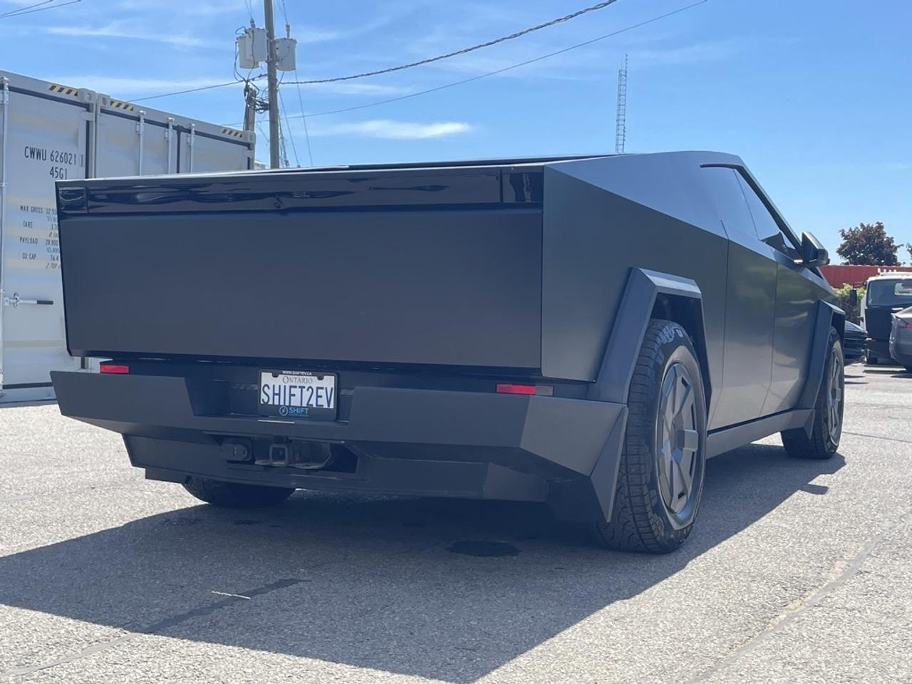 2025 Tesla Cybertruck PREMIUM DUAL MOTOR AWD   *DEAL PENDING* Photo