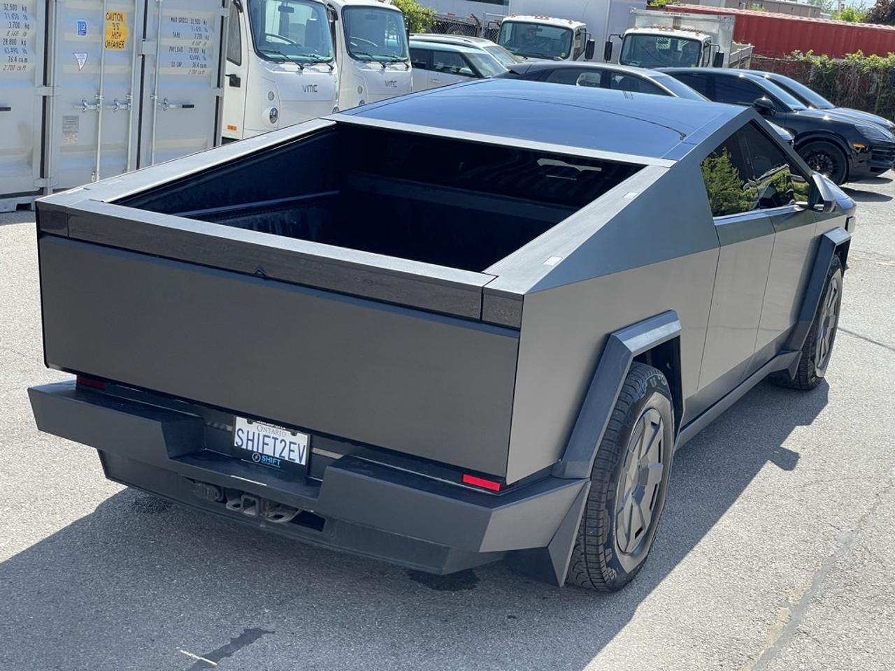 2025 Tesla Cybertruck PREMIUM DUAL MOTOR AWD   *DEAL PENDING* Photo